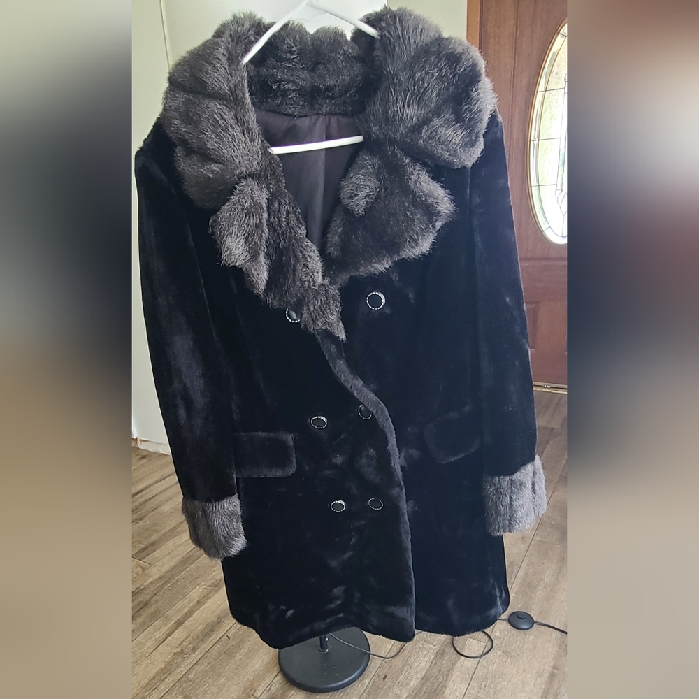 Vintage faux fur coat - Picture 6 of 16